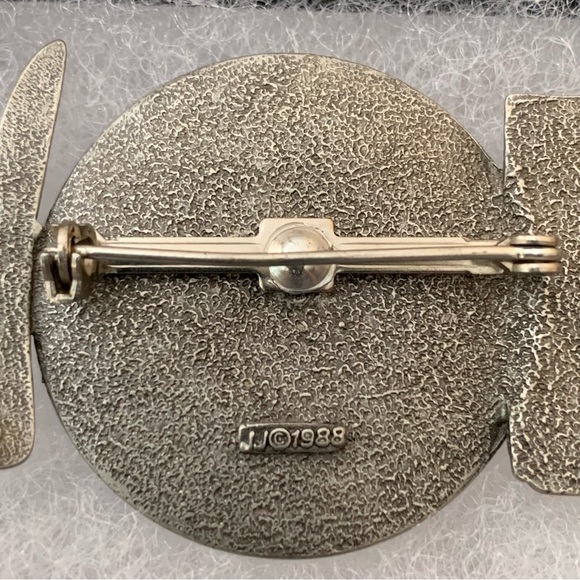 Vintage Pewter Plate and Cutlery Brooch Pin - Picture 4 of 7